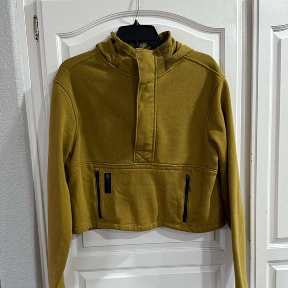 Fox Tops - Fox Racing Cropped DWR Hoodie
Women's Small